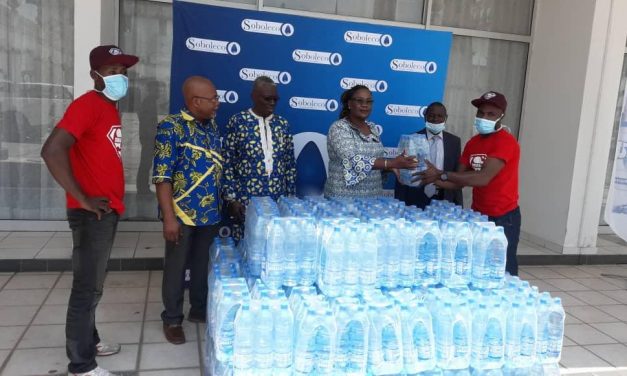 Gabon/Covid-19: la Sobraga fait une dotation d’eau au COPIL de Franceville