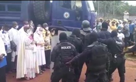 Gabon: l’Accès aux églises Catholiques empêché par la police 