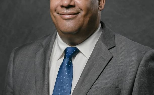Projet de révision constitutionnelle: Un signal fort d&rsquo;égalité, de promotion de la bonne gouvernance  dixit Oswald Mayounou  membre du gouvernement