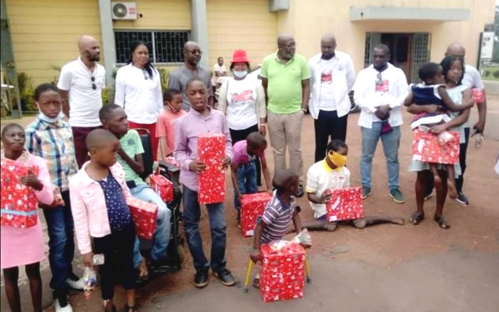 Célébration/Noël en couleur du couple Présidentiel: les enfants handicapés d’Oyem bénéficient de ma magie de Noël de Sylvia Bongo