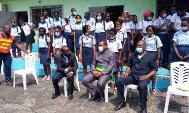 Gabon-Vie scolaire : les élèves de la Réussite sensibiliser aux  méfaits des réseaux sociaux