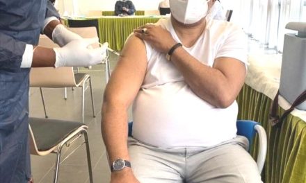 Gabon/Vaccination contre la Covid-19: Le député Julien Nkoghe Bekale a reçu sa 2ème dose de vaccin