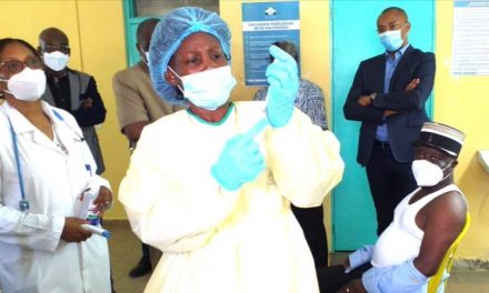 Gabon :  Le gouvernement déploie le vaccin contre la Covid-19 dans le Grand Nord