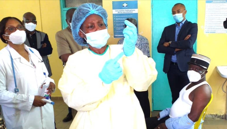 Gabon :  Le gouvernement déploie le vaccin contre la Covid-19 dans le Grand Nord