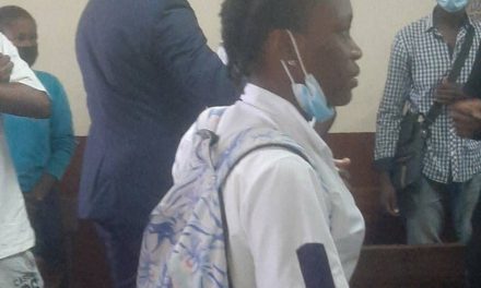 Vie scolaire : Daniel Nkoulou Abessolo en soutien aux élèves du 6ème arrondissement de Libreville
