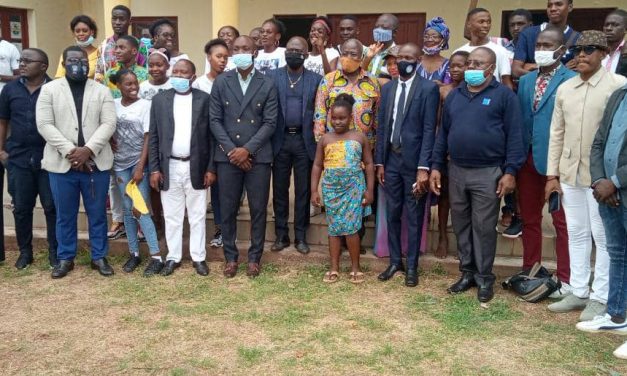 Tchibanga: Le Conseil de la Jeunesse de la Nyanga offre une bibliothèque communautaire aux jeunes de la localité