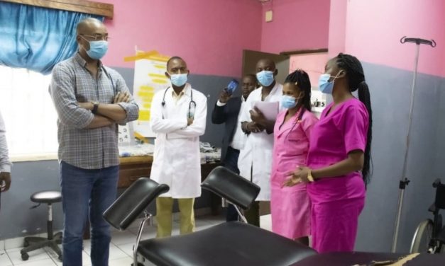 Gabon : Dr Guy Patrick Obiang Ndong en visite dans plusieurs dispensaires à l&rsquo;intérieur du pays