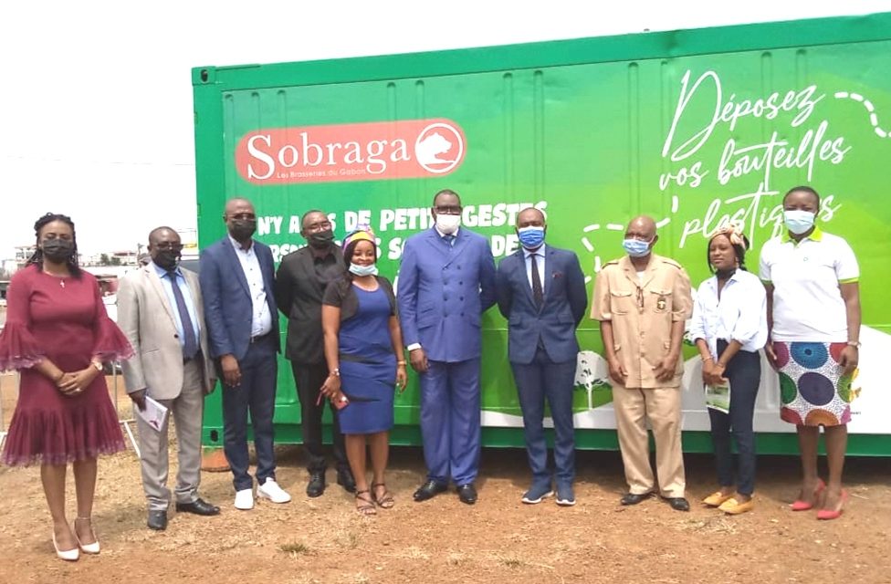 Gabon/RSE: L’entreprise citoyenne Sobraga fédère les populations sur le recyclage des bouteilles en plastique