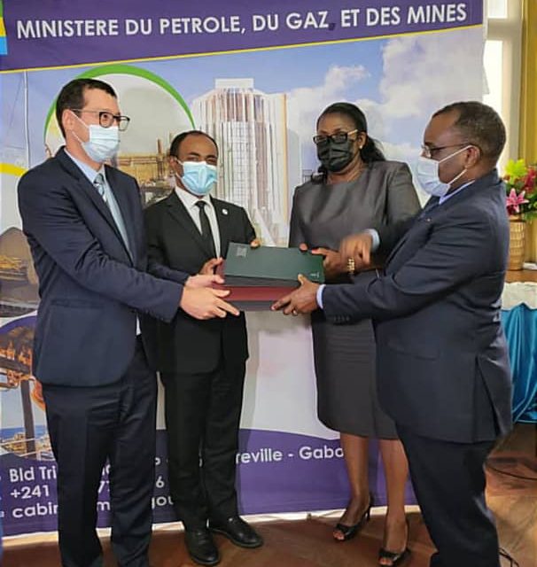 Gabon: Les ministres du pétrole et de l’économie Signent deux Avenants avec les opérateurs pétroliers Perenco Gabon et Total Gabon