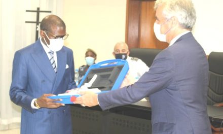 Gabon/Coopération militaire: La France fait une dotation d’un important lot d’équipements destinés au laboratoire de la Police Technique et Scientifique Gabonaise