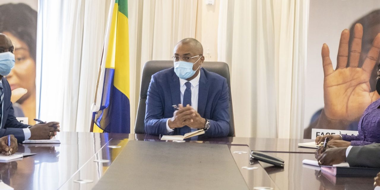 Gabon: Dr Guy Patrick Obiang Ndong assisté de son  Ministre Délégué a reçu l’ensemble des entités sous tutelle de son département Ministériel