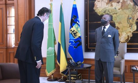Gabon: Ali Bongo Ondimba échange avec S.E Fernando Alonso Navaridas, Ambassadeur d’Espagne au Gabon