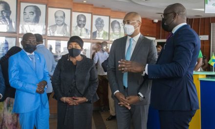 Gabon: Dr Guy Patrick Obiang en visite à la Caisse nationale de sécurité sociale (CNSS)