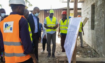 Gabon/Infrastructures sanitaires: Guy Patrick Obiang en visite de terrain