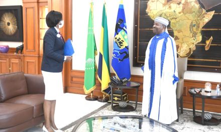 Gabon: Le Président Ali Bongo reçoit le Gouverneur du Lions Club International District 403 B1