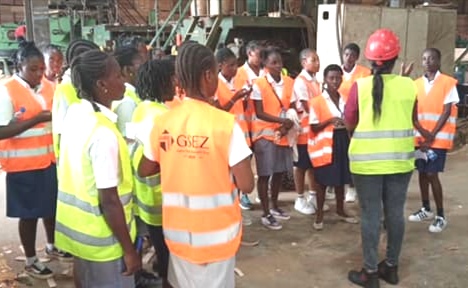 Gabon/Journée nationale de la femme gabonaise: ARISE IIP & IS offrent une visite guidée pour découvrir les métiers de Nkok en faveur des jeunes filles des lycées
