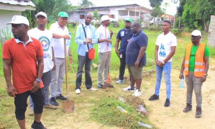 Gabon/Journée citoyenne: Axel Jesson Ayenoue apporte soutien à la fédération du charbonnage dans le premier arrondissement de libreville