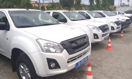 Gabon : La mairie d’Owendo reçoit une dotation de dix-neuf véhicules de service