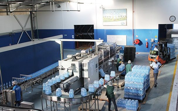 Fake news sur la production d’eau minérale: le Groupe Castel (Sobraga) rassure sa clientèle