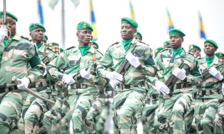 Gabon/17 Août 2022 : L’époustouflante parade militaire réglée comme du papier à musique