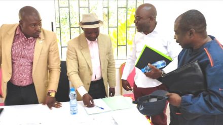 Gabon/Aménagement du réseau routier du 1er Arrondissement d’Akanda: Le 1er Maire Adjoint Clément Tchinga fait le point avec les Chefs de quartier