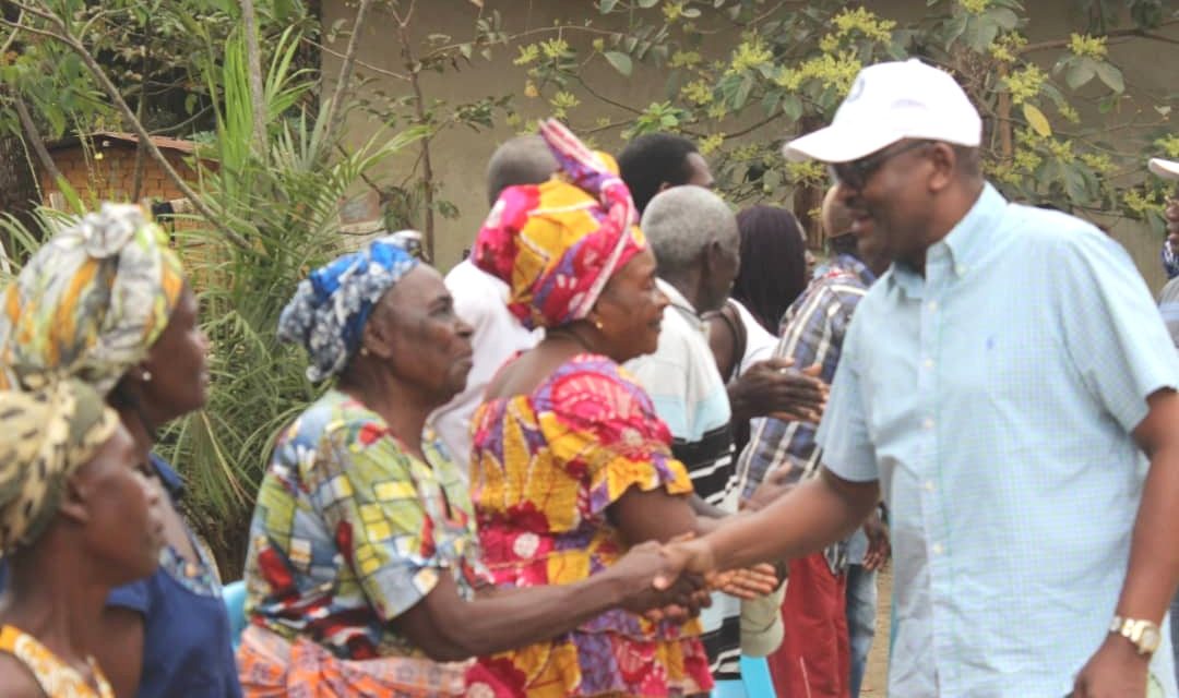 Tchibanga/Législatives partielles: Jean Pierre Doukaga Kassa en opération de charme sur le terrain