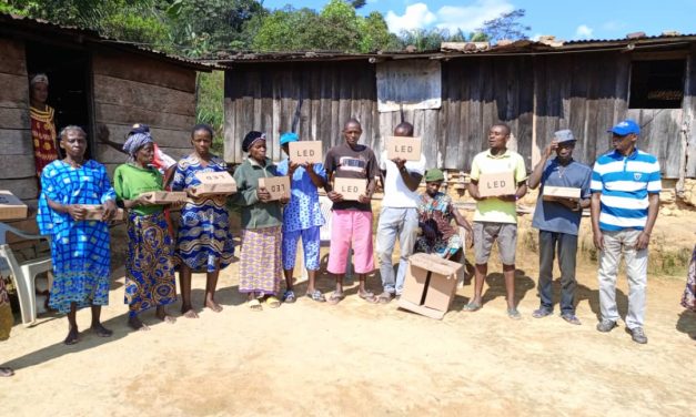 Gabon: 1300 kits de l’éclairage solaire pour l’ensemble des maisons du 2ème siège de l’Ogoulou, un don de l’honorable Alain Simplice Boungoueres
