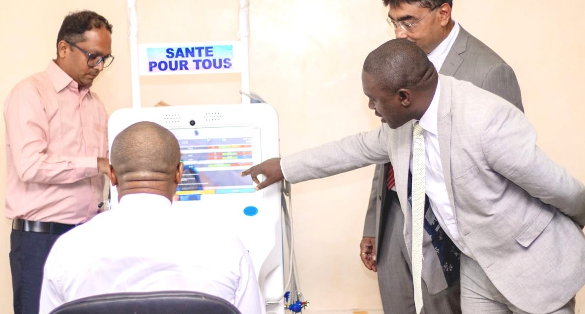 Gabon/Santé: Des équipements de télémédecine made in Gabon présentés au ministre Guy Patrick Obiang