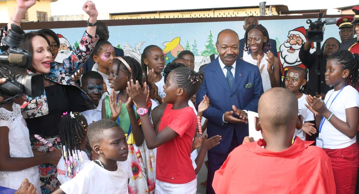 Gabon/Traditionnel Arbre de Noël: Le couple Presidentiel offre la magie de Noël aux enfants des forces de défense et de sécurité