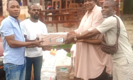 Rose Christiane Ossouka Raponda fait des heureux: 7000 enfants des six arrondissement de Libreville bénéficient des cadeaux et kits alimentaires