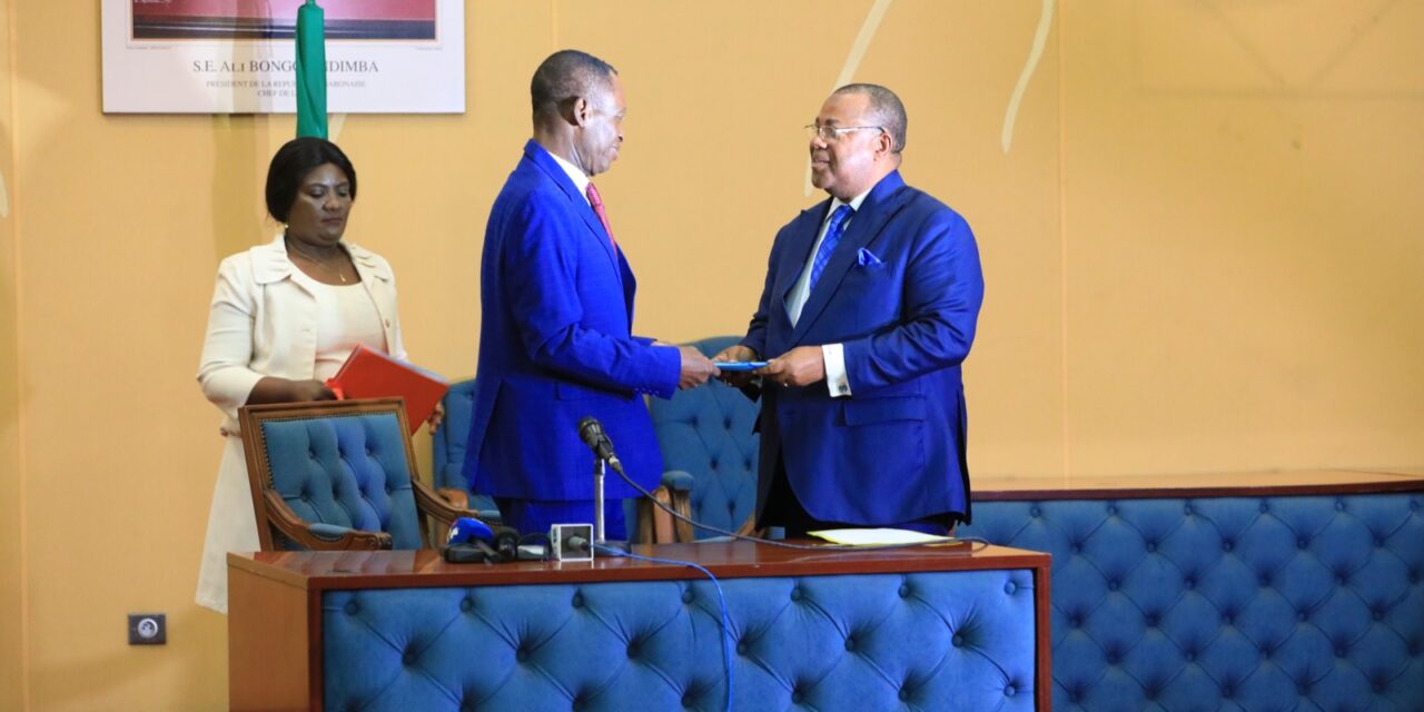 Gabon: Julien Nkoghe Bekale officiellement installé dans ses fonctions de président du CESE