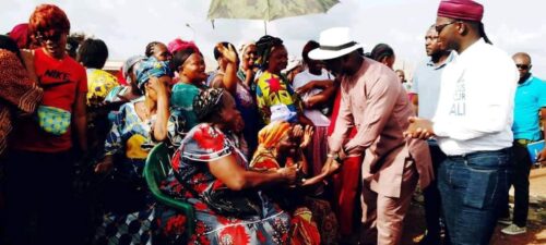 Politique-Gabon/Chen Sylvestre Mezui M’Obiang à Oyem: Entre œuvre de bienfaisances et activités politiques