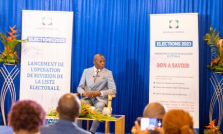 Gabon: Lambert Matha fait un exposé  sur le code électoral en vigueur