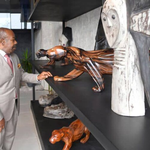 Gabon/Filière bois : Le Président Ali Bongo Ondimba visite le nouveau showroom  « Akiba Wood Furniture » à Akanda