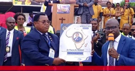 AWARDS CONVERGENCE AFRIQUE: Le Dr Pierre NGOMAT, Leader de L’église Internationale Churches of Logos Reçoit le Prix Convergence Afrique 2023