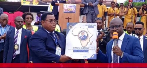 AWARDS CONVERGENCE AFRIQUE: Le Dr Pierre NGOMAT, Leader de L’église Internationale Churches of Logos Reçoit le Prix Convergence Afrique 2023