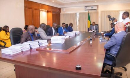 Gabon: Cérémonie de signature des conventions des travaux de réhabilitation, d’extension et d’équipement des CHU Amissa Bongo, Franceville Mouila, Makokou et Oyem
