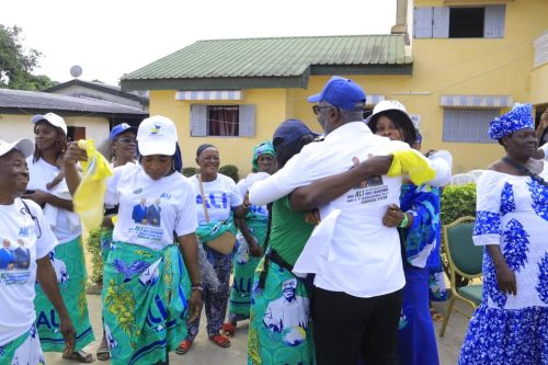 Causerie politique à Oyem: Chen Sylvere Mezui M’Obiang appelle les siens à voter Ali Bongo Ondimba à la présidentielle