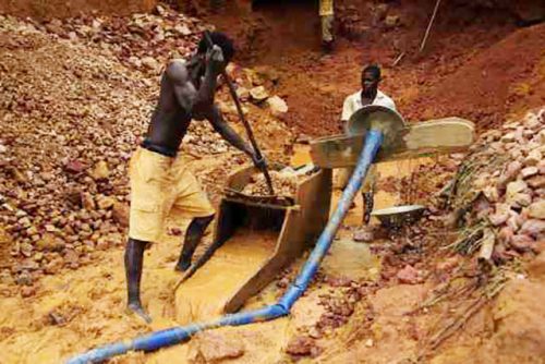 Gabon/Exploitation minière: Le gouvernement lève la mesure de suspension des activités d’orpaillage