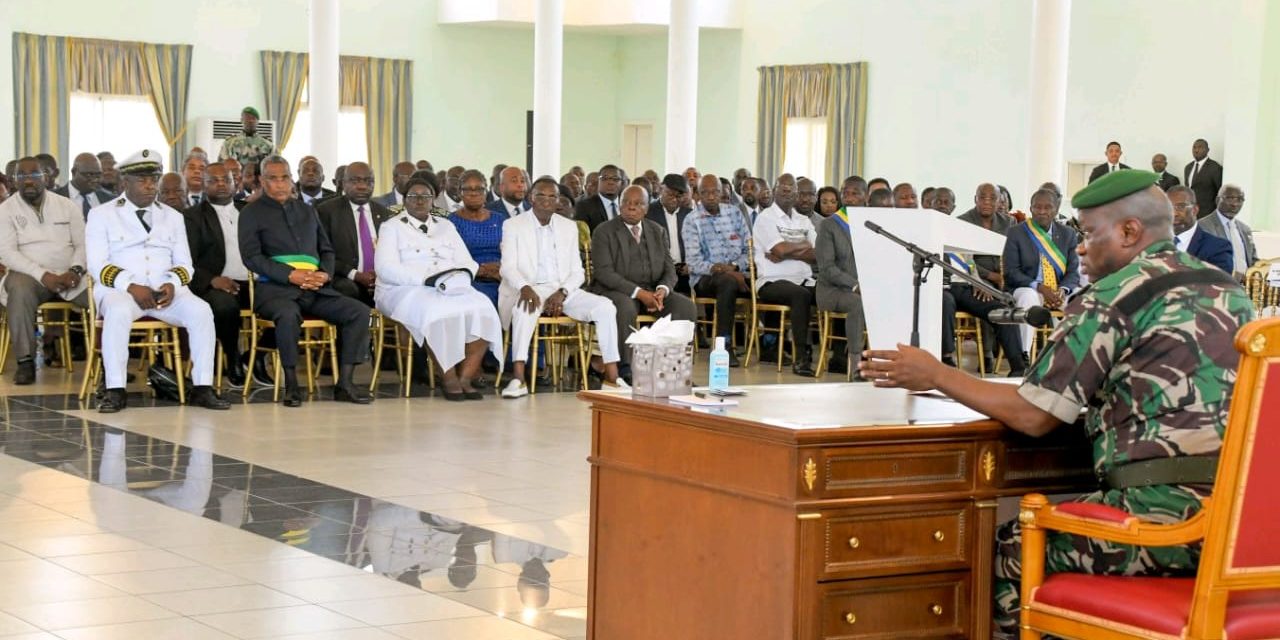 Le Chef de l’Etat, le Général Brice Clotaire Oligui Nguema échange avec la  notabilité et les cadres de Port-Gentil