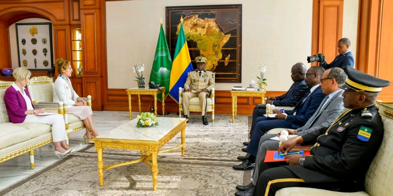 Le Chef de l’Etat, le Général Brice Clotaire Oligui Nguema reçoit  l’Ambassadeur de la République de Turquie au Gabon