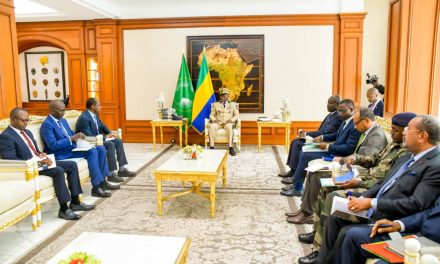Gabon: Le Président de la Transition échange avec des hommes d’affaires rwandais