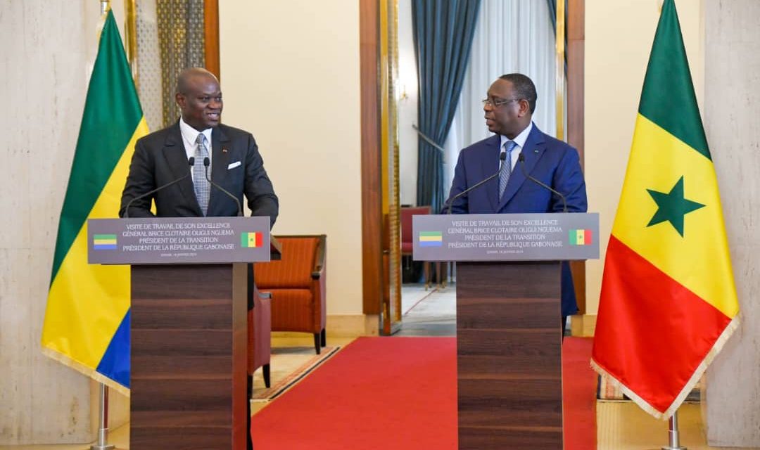 Diplomatie : le Général Brice Clotaire Oligui Nguema reçu au Palais de la République à Dakar par son homologue sénégalais