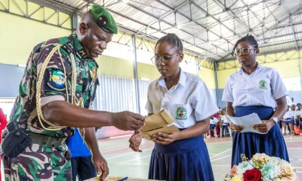 Le Général Brice Clotaire Oligui Nguema lance le paiement des bourses au sein des établissements secondaires