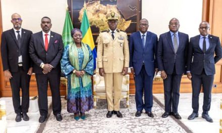 Le Général Brice Clotaire Oligui Nguema s’entretient avec le Secrétaire Général du CISSA