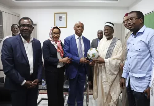 Le Président de la CAF, Dr Motsepe fait un don de 500 000 USD à l’Eglise catholique et à la communauté musulmane en Côte d’Ivoire