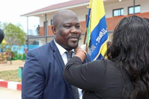 Gabon: Guillaume Mbadinga, Chevalier de l’Éducation Nationale, Un Engagement Récompensé