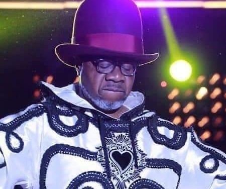 « Hommage à Papa Wemba : 8 ans après sa disparition, la légende de la musique congolaise résonne toujours »