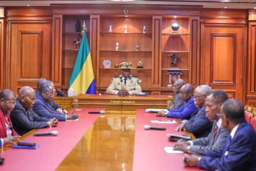 Gabon: Le Président de la République échange avec les dignitaires