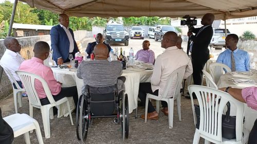 Un geste de reconnaissance et d’unité : Maël Nkoghe Abeghe réunit les commissaires du dialogue national inclusif du Woleu-Ntem